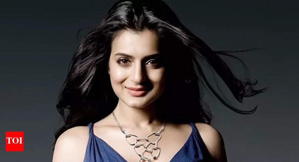 Ameesha Patel: Meet the actress who faced 20 flops after a dream debut; fought a legal battle against her own father, but her smile tells a different story - Read here |