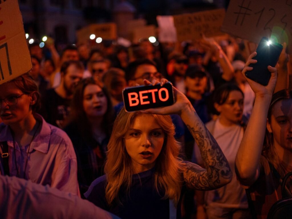 Protesters in Ukraine denounce law curbing anticorruption agencies | Corruption News