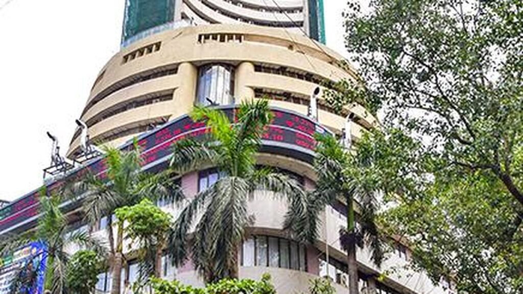 Stock markets close lower amid caution ahead of Q1 earnings; IT, oil shares drag