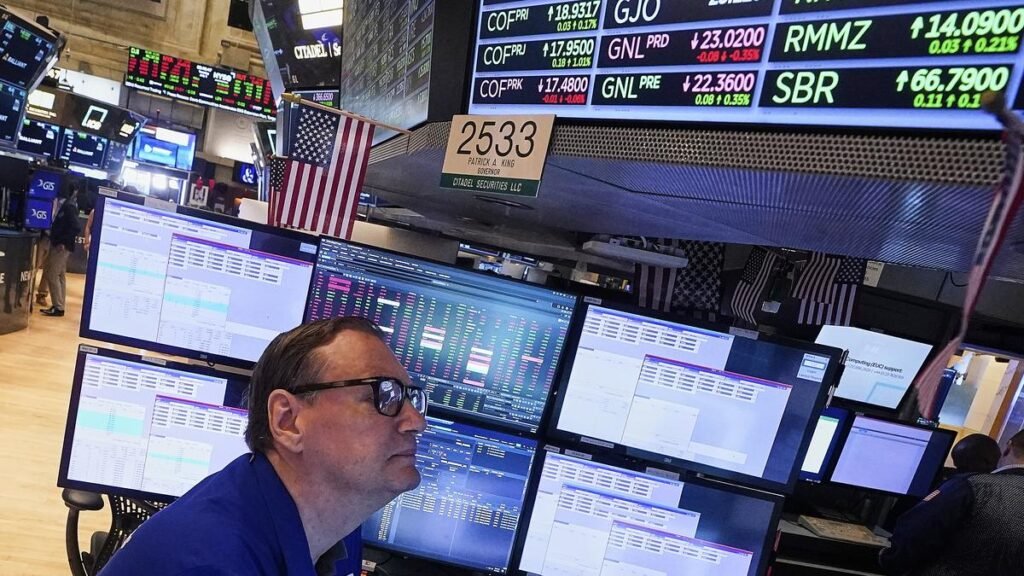 Trump tariff: Wall Street falls as Trump pressures trading partners with new tariffs