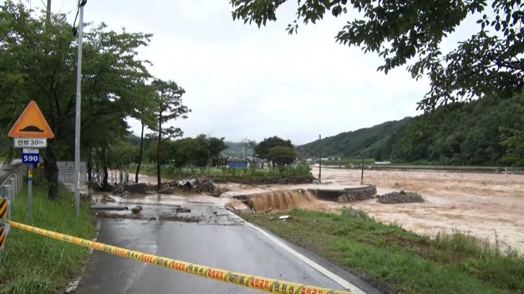 Video: Death toll rises after South Korea floods and landslides