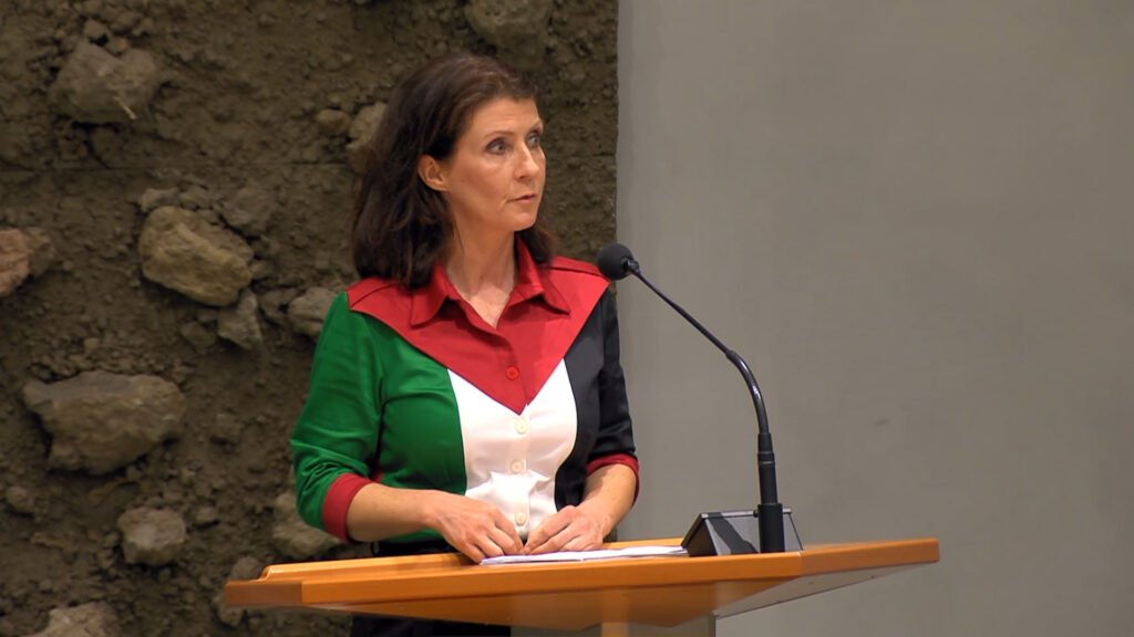 Dutch MP sent out of parliament for wearing colours of Palestine flag | Newsfeed
