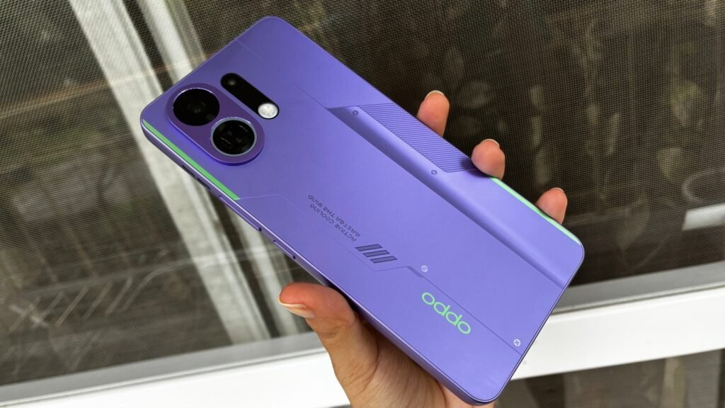 Strong offline distribution important for growth in mid-premium mobile market: OPPO