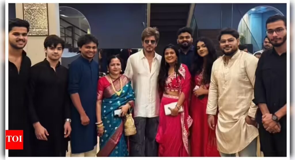 'Biggest green flag': Fans react to Shah Rukh Khan celebrating Diwali with Gauri Khan's team | Hindi Movie News