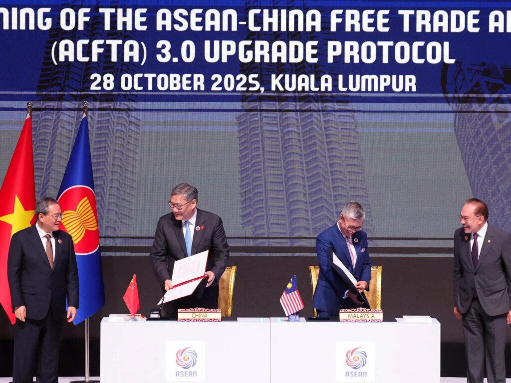 China, ASEAN sign enhanced free trade pact amid Trump tariffs | ASEAN News China, ASEAN sign enhanced free trade pact amid Trump tariffs | ASEAN News