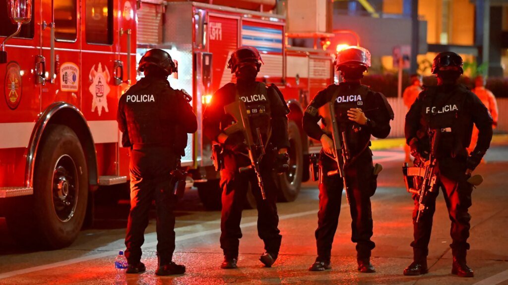 Deadly car explosion outside Ecuador mall sparks investigation | Newsfeed