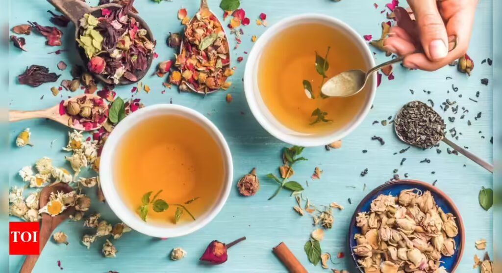 Herbal Teas For Bloating: 3 herbal teas approved by a Harvard-trained gastroenterologist to stop bloating |