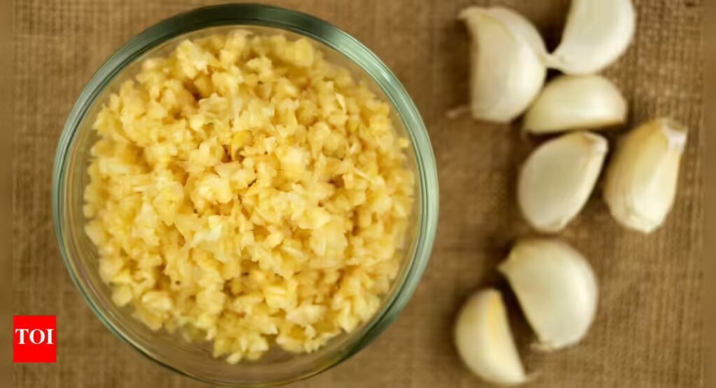 What happens when you consume a piece of garlic every day: 5 powerful benefits
